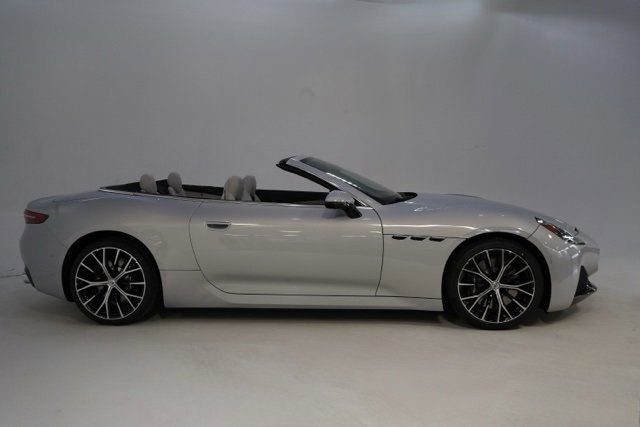 New 2026 Maserati GranCabrio Modena image 8