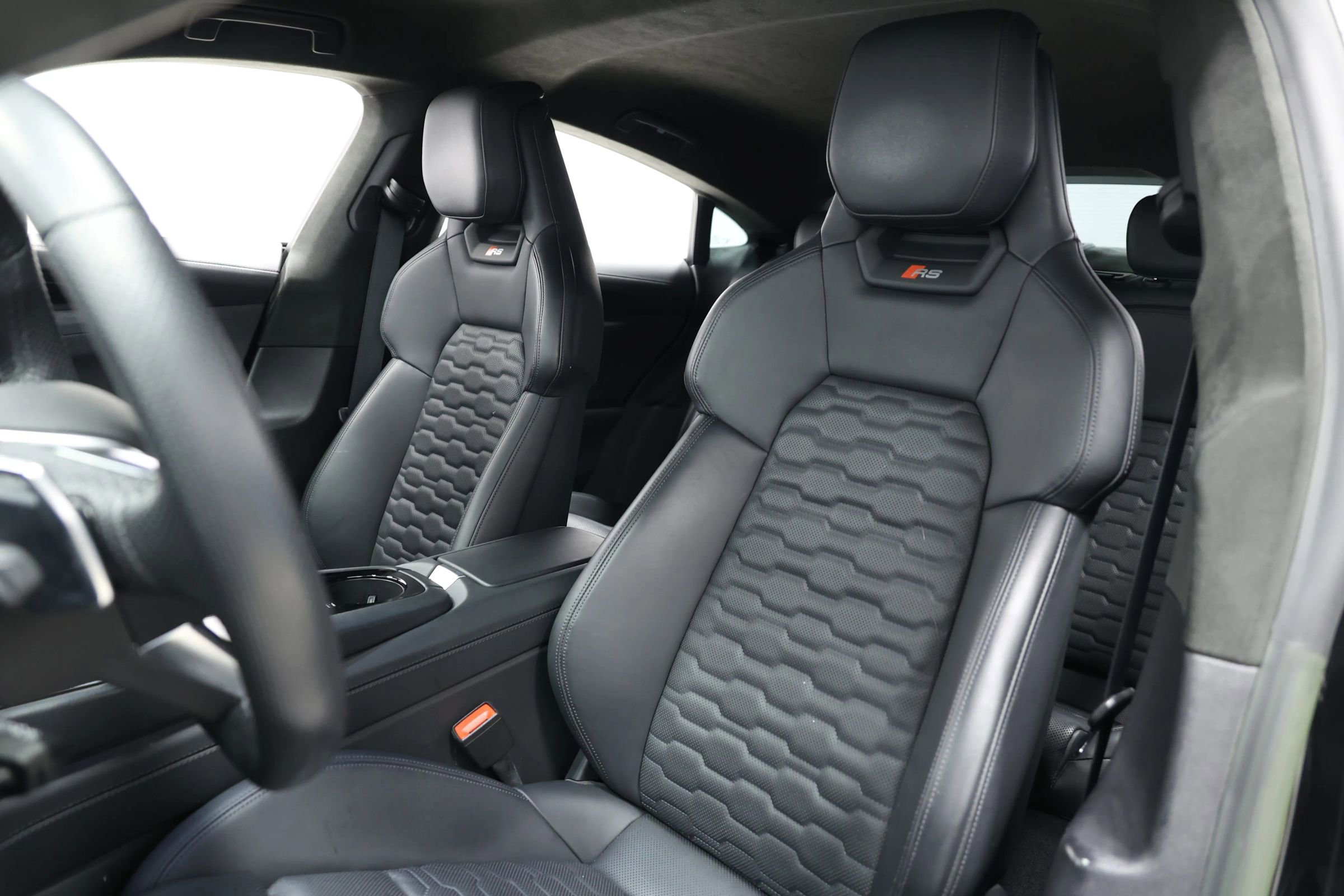 Used 2022 Audi RS e-tron GT w/ Carbon Performance Package image 18