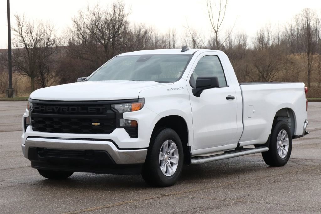 Used 2025 Chevrolet Silverado 1500 W/T image 4