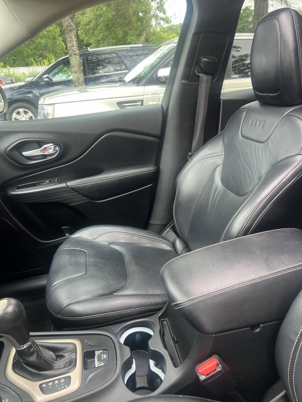 Used 2015 Jeep Cherokee Limited image 16