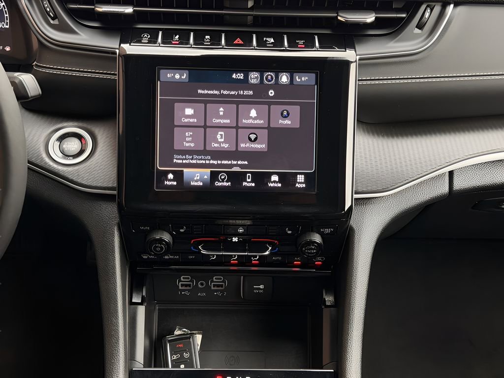 Used 2024 Jeep Grand Cherokee Altitude image 13