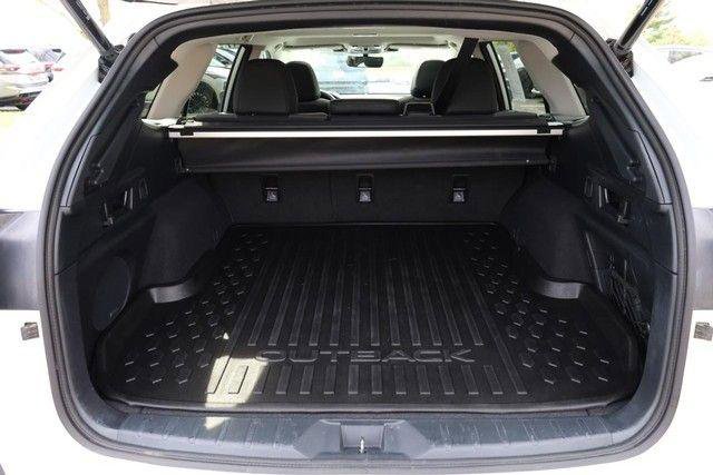 Used 2025 Subaru Outback Onyx Edition AWD/4WD image 7