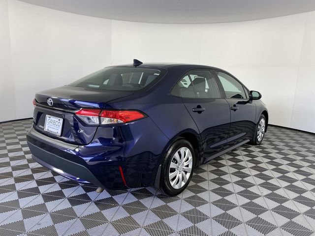 Used 2022 Toyota Corolla LE image 9