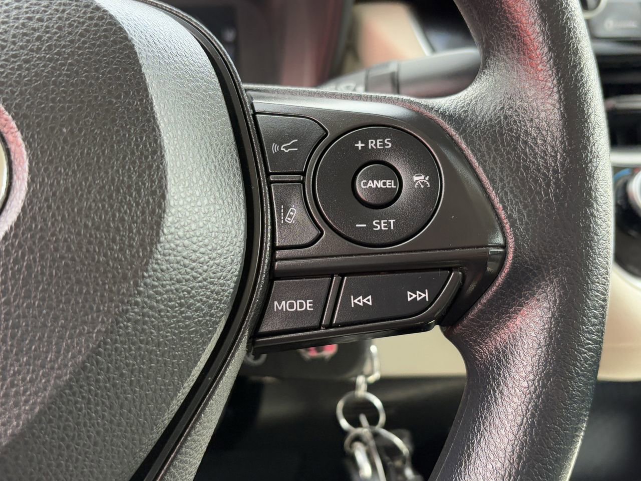 Used 2022 Toyota Corolla LE image 17