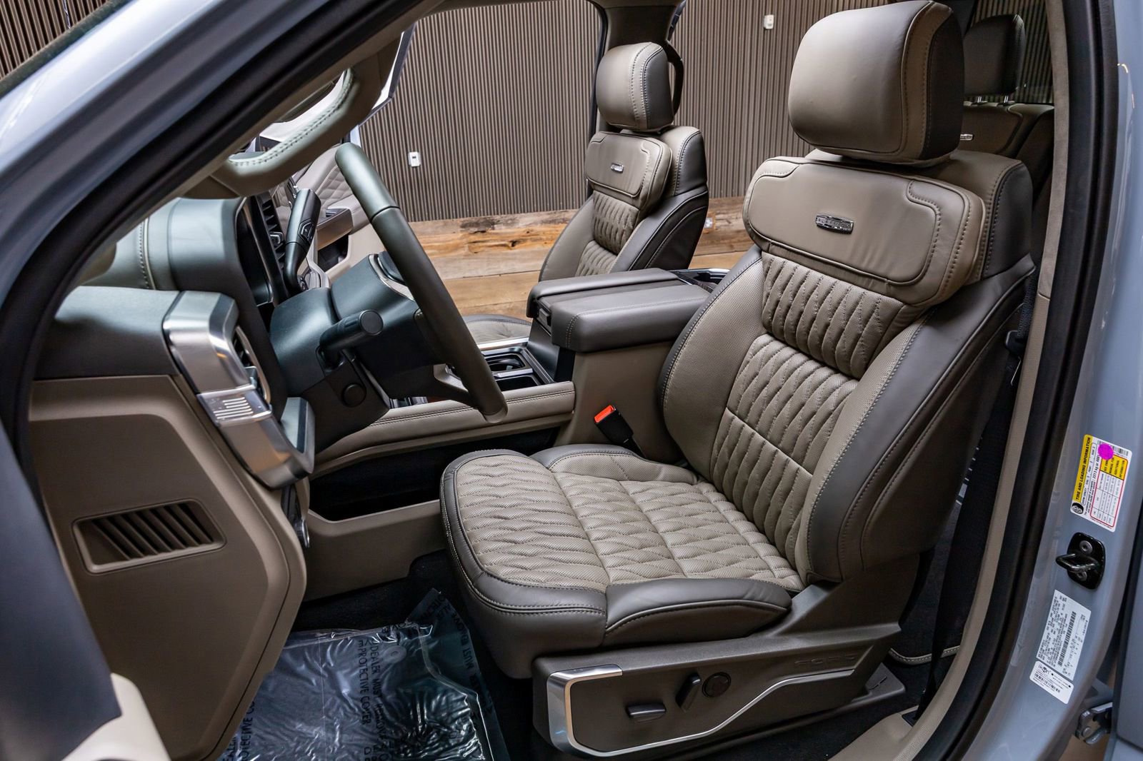 Used 2026 Ford F450 Platinum w/ Platinum Plus Package image 30