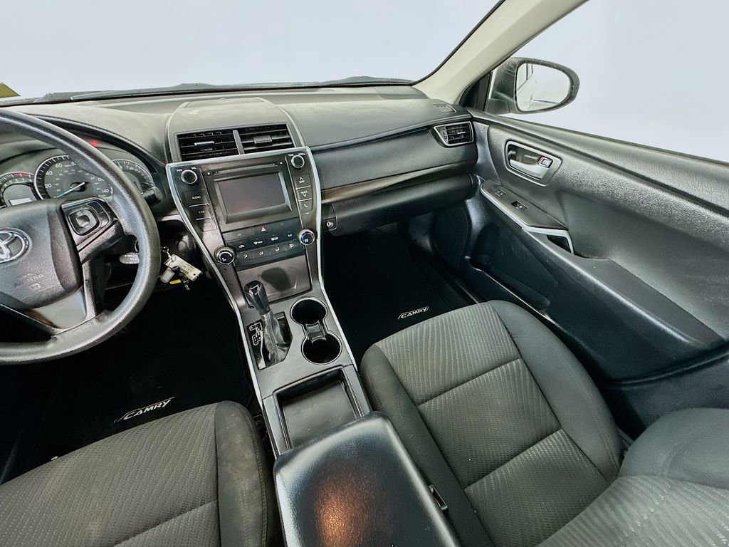 Used 2015 Toyota Camry LE FWD image 11