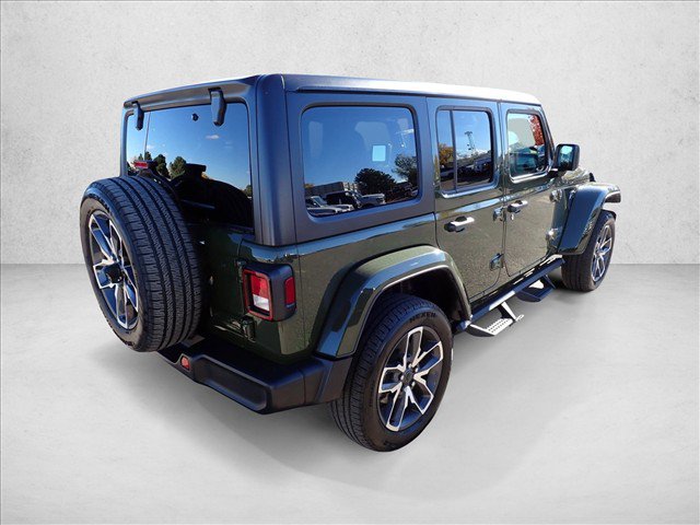 Used 2024 Jeep Wrangler Unlimited w/ Convenience Group AWD/4WD image 4
