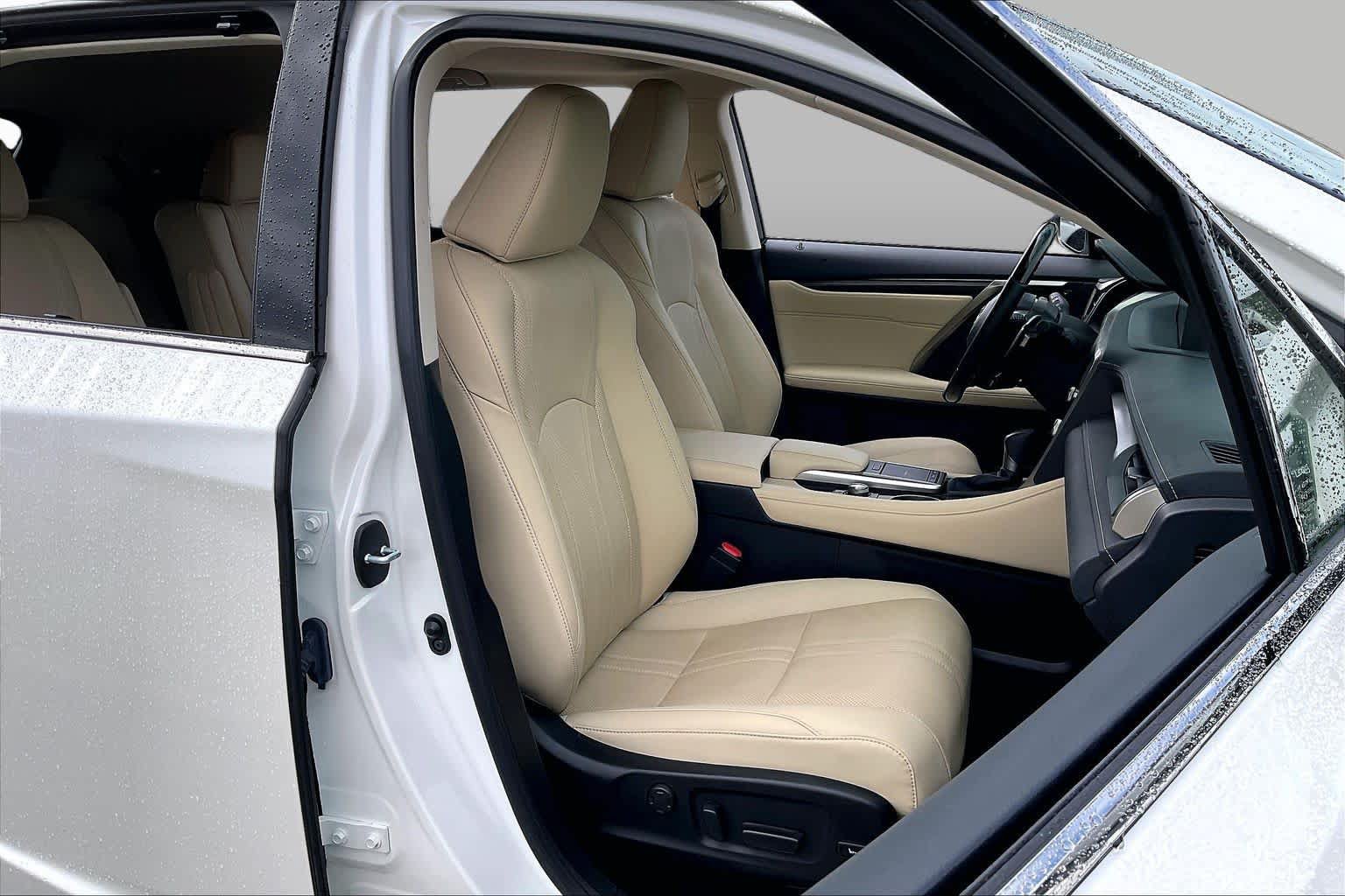 Used 2022 Lexus RX 350L Luxury w/ Accessory Package (Z1) FWD image 7