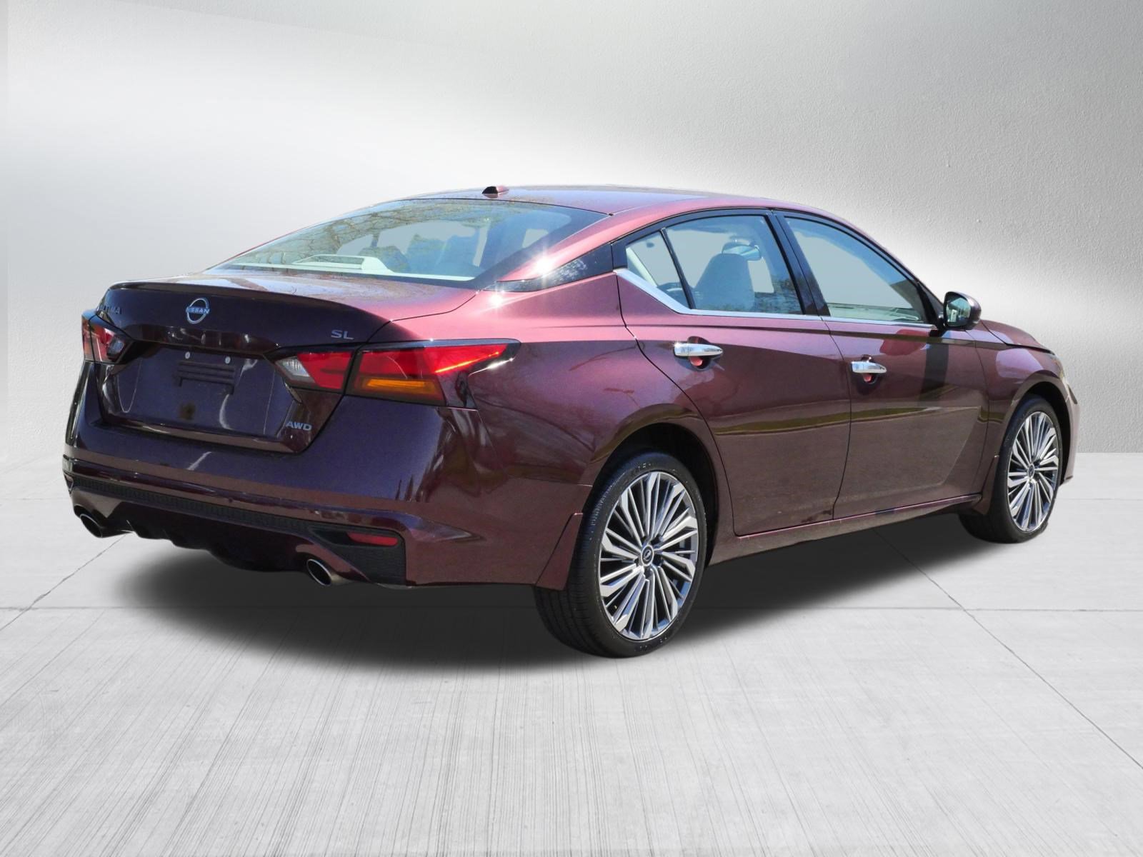 Used 2025 Nissan Altima 2.5 SL AWD/4WD image 7