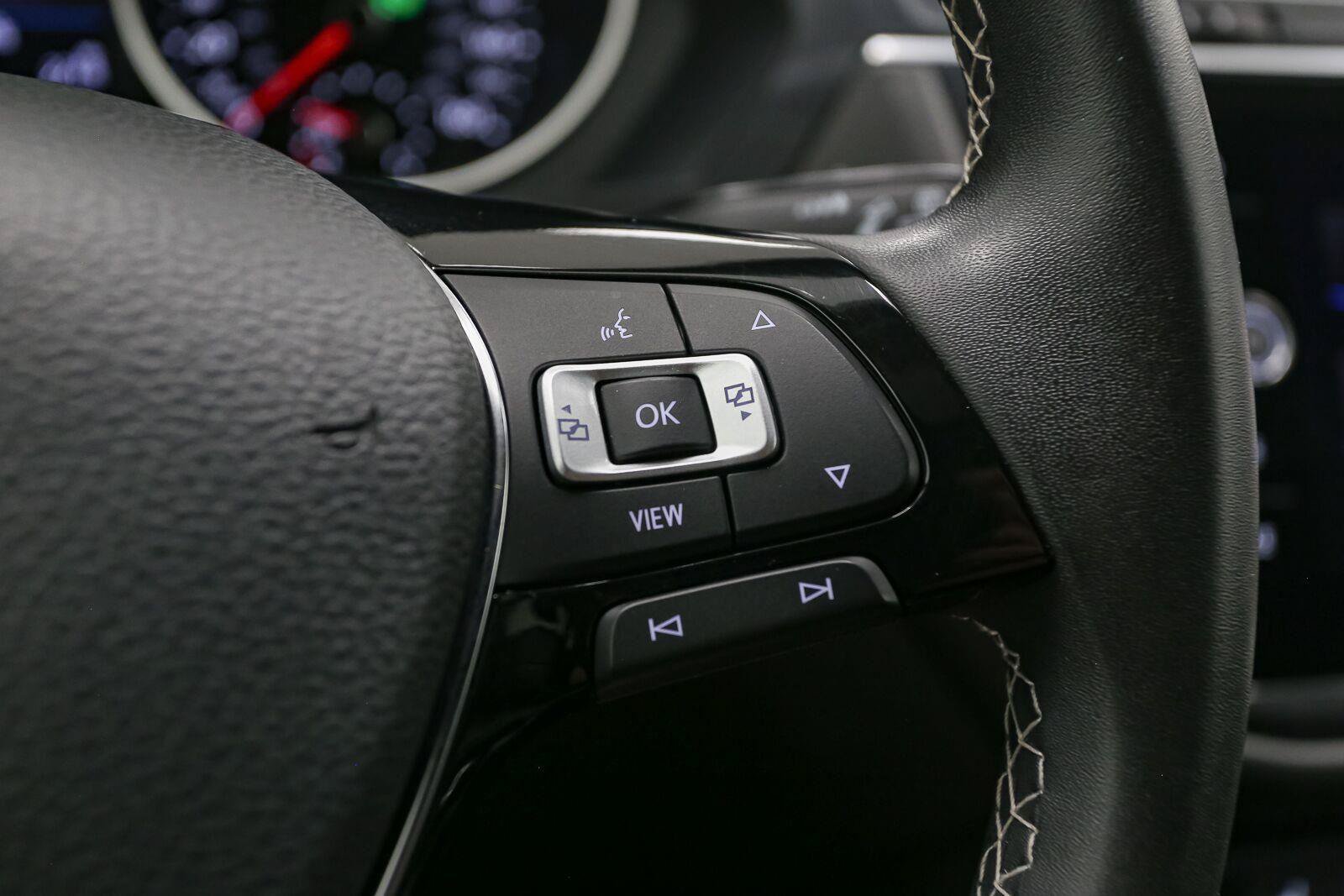 Certified 2021 Volkswagen Tiguan SE AWD/4WD image 38