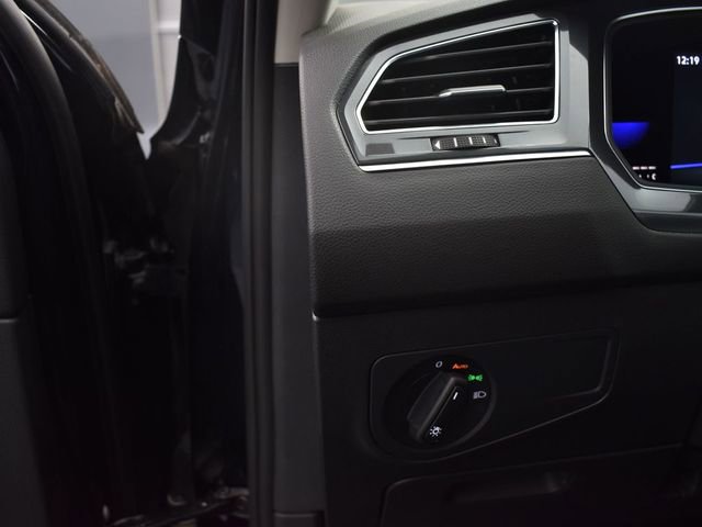 Used 2022 Volkswagen Tiguan S image 11