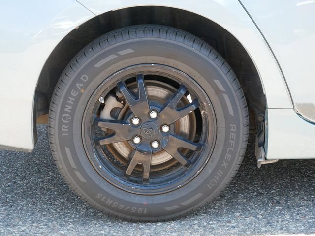 Used 2013 Toyota Prius Three FWD image 9