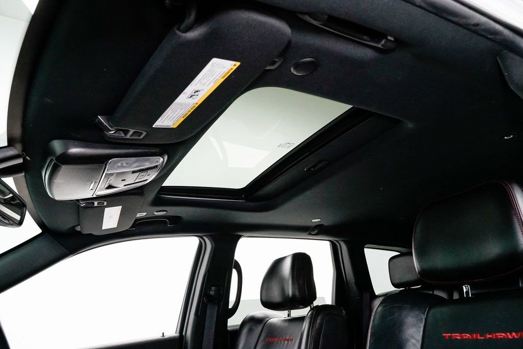 Used 2021 Jeep Grand Cherokee Trailhawk image 8