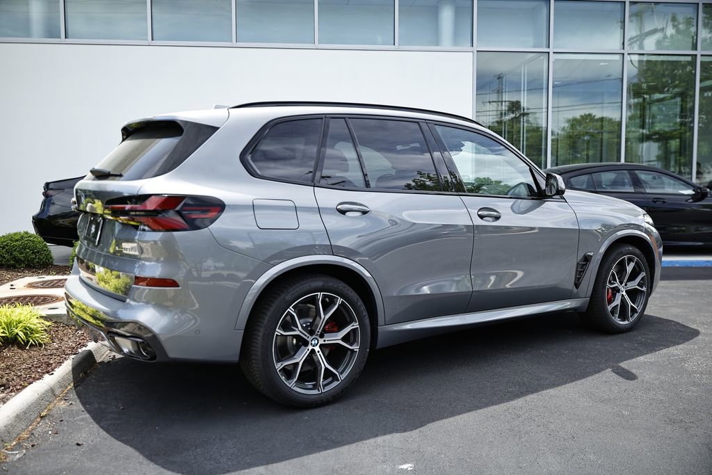 New 2026 BMW X5 xDrive50e w/ M Sport Package image 7