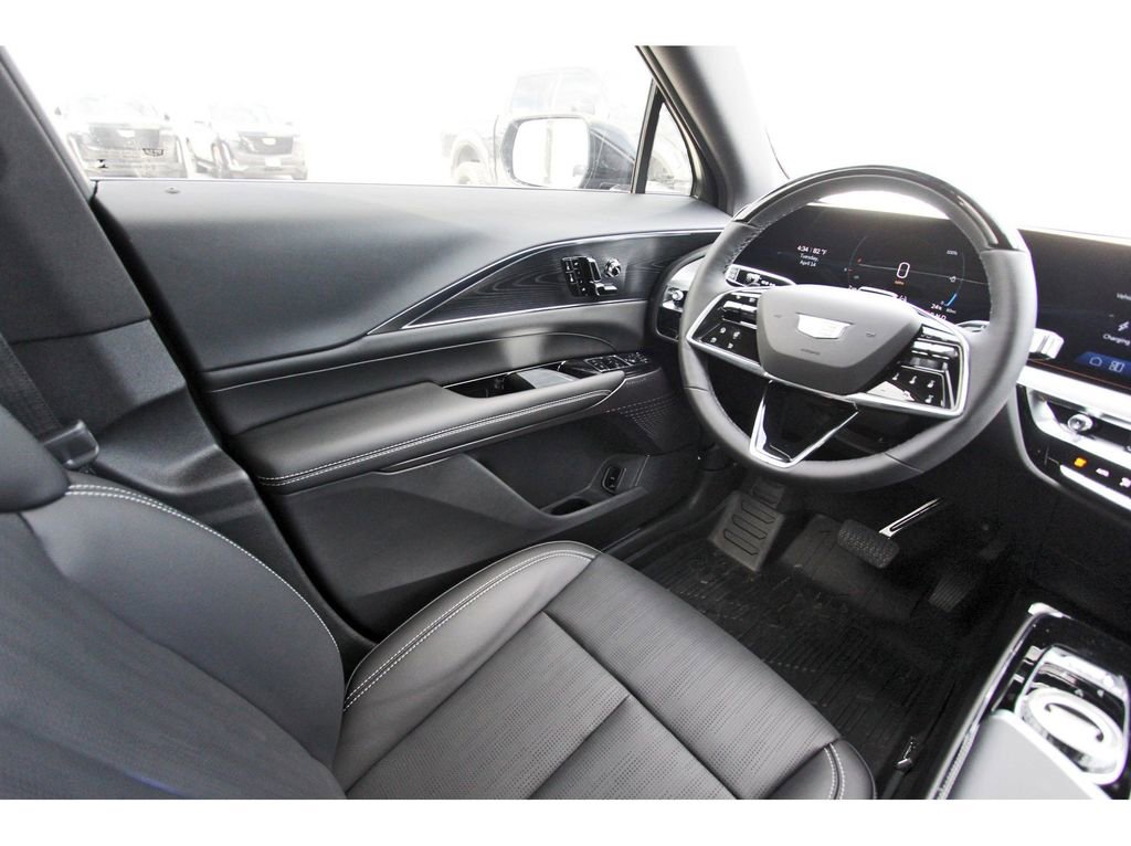 New 2026 Cadillac Lyriq Luxury RWD image 8