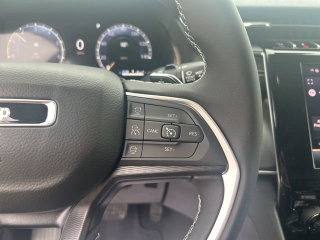 New 2025 Jeep Grand Cherokee L Altitude image 25