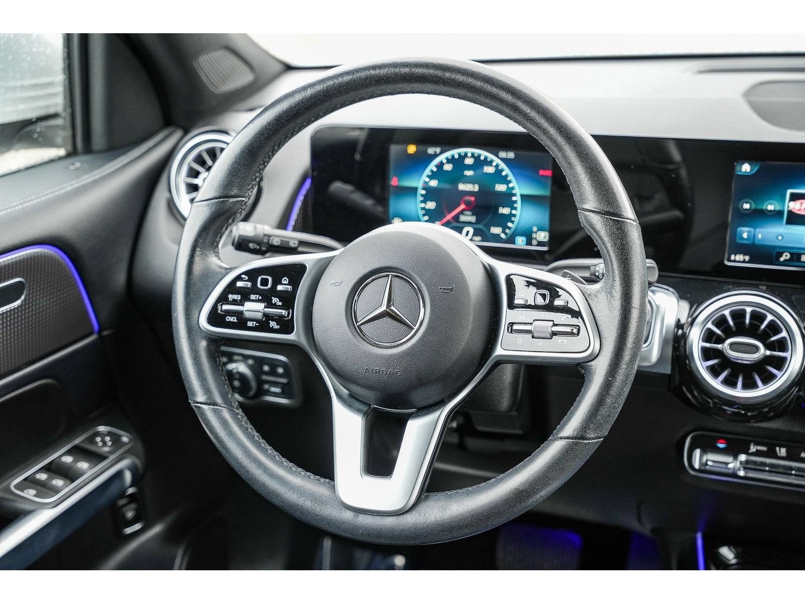 Used 2021 Mercedes-Benz GLB 250 4MATIC image 15