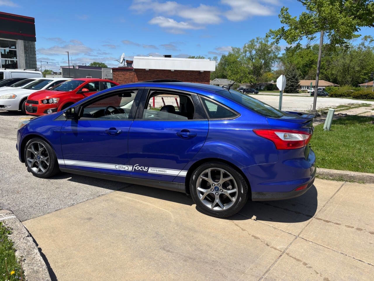 Used 2014 Ford Focus SE w/ Equipment Group 201A FWD image 9