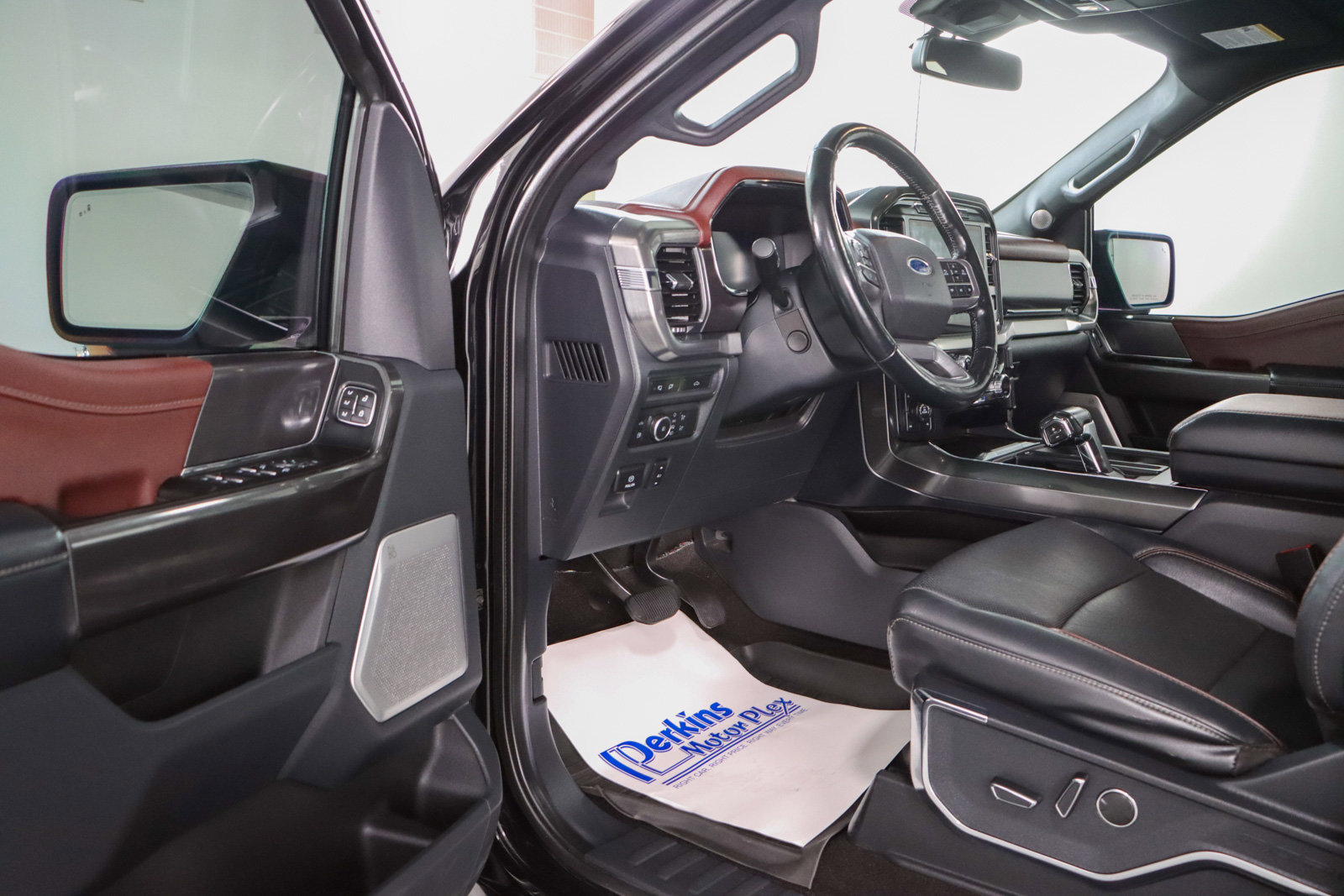 Used 2021 Ford F150 Lariat w/ Equipment Group 502A High image 4