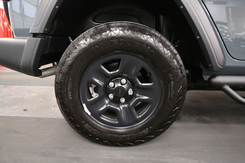 Used 2024 Jeep Wrangler Sport image 31