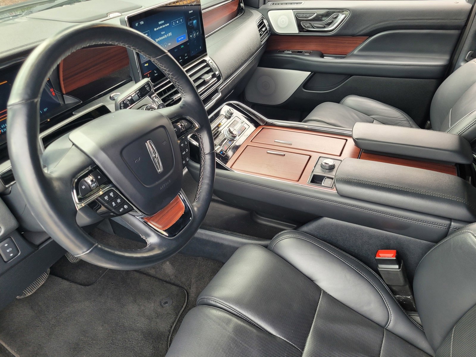 Used 2023 Lincoln Navigator Reserve image 19