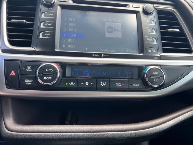 Used 2014 Toyota Highlander XLE AWD/4WD image 21