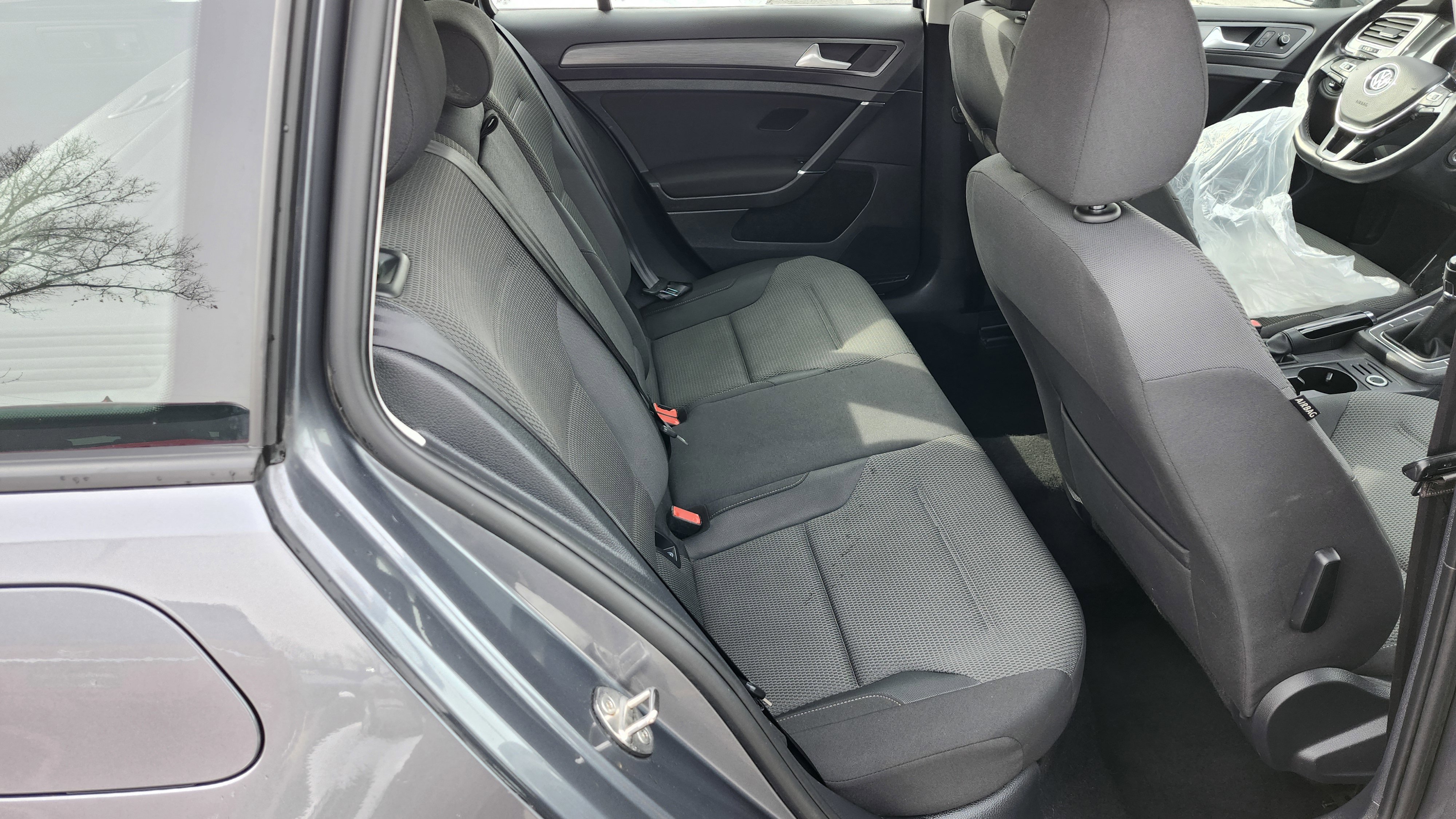 Used 2019 Volkswagen Golf S w/ Driver Assistance Package image 17