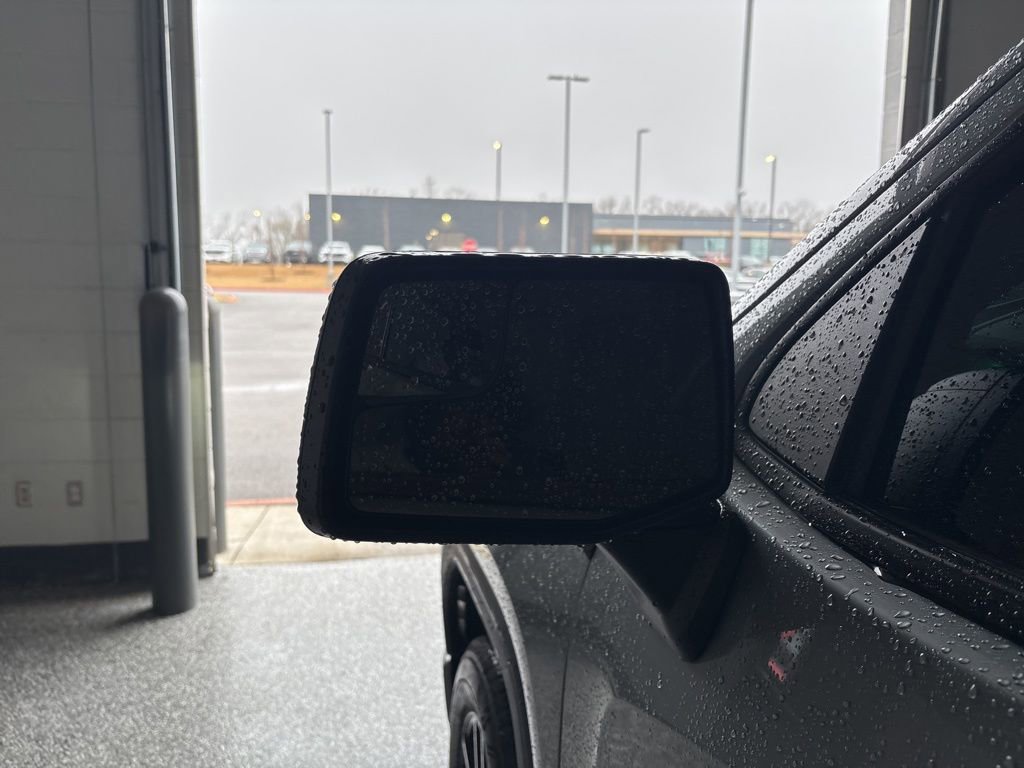 Used 2025 GMC Sierra 1500 Elevation image 42