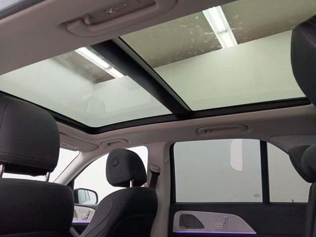 Used 2024 Mercedes-Benz GLE 350 4MATIC w/ AMG Line Exterior image 35