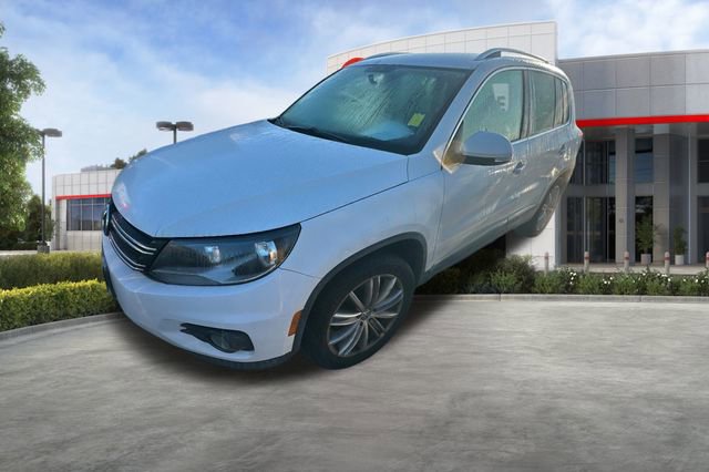 Used 2013 Volkswagen Tiguan S image 2