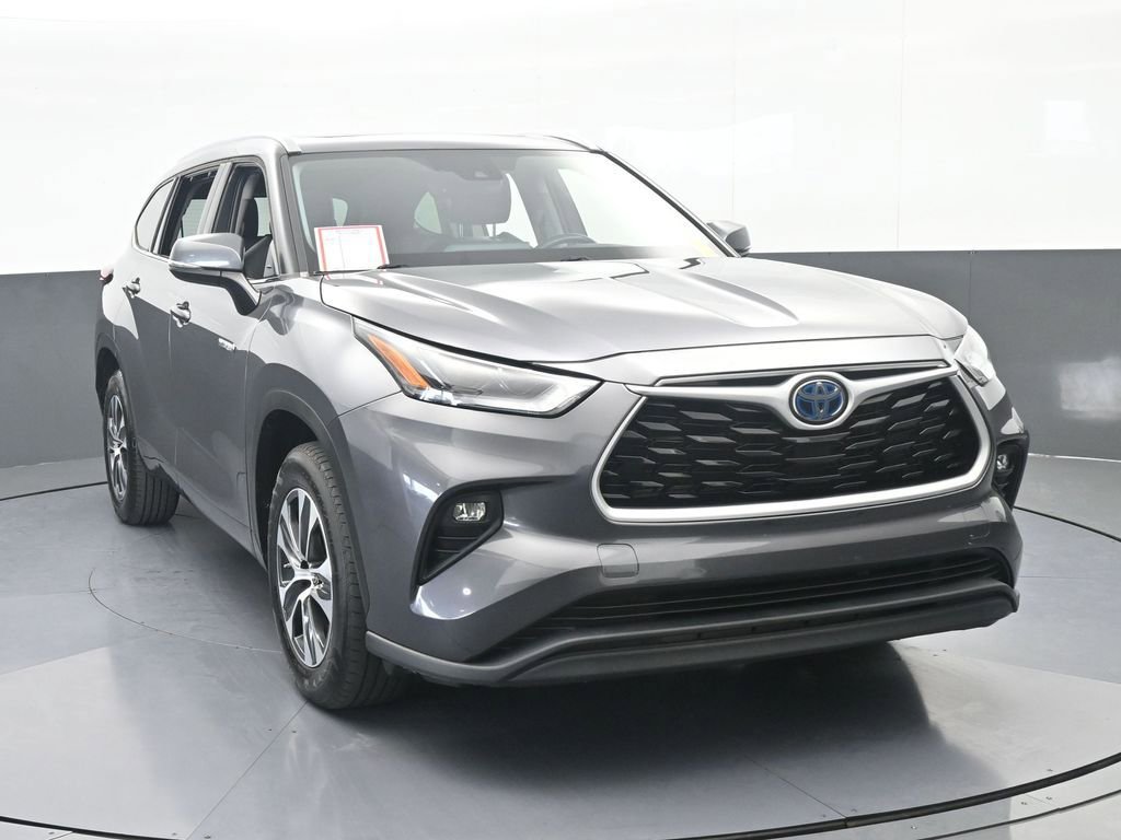 Used 2021 Toyota Highlander XLE FWD image 9