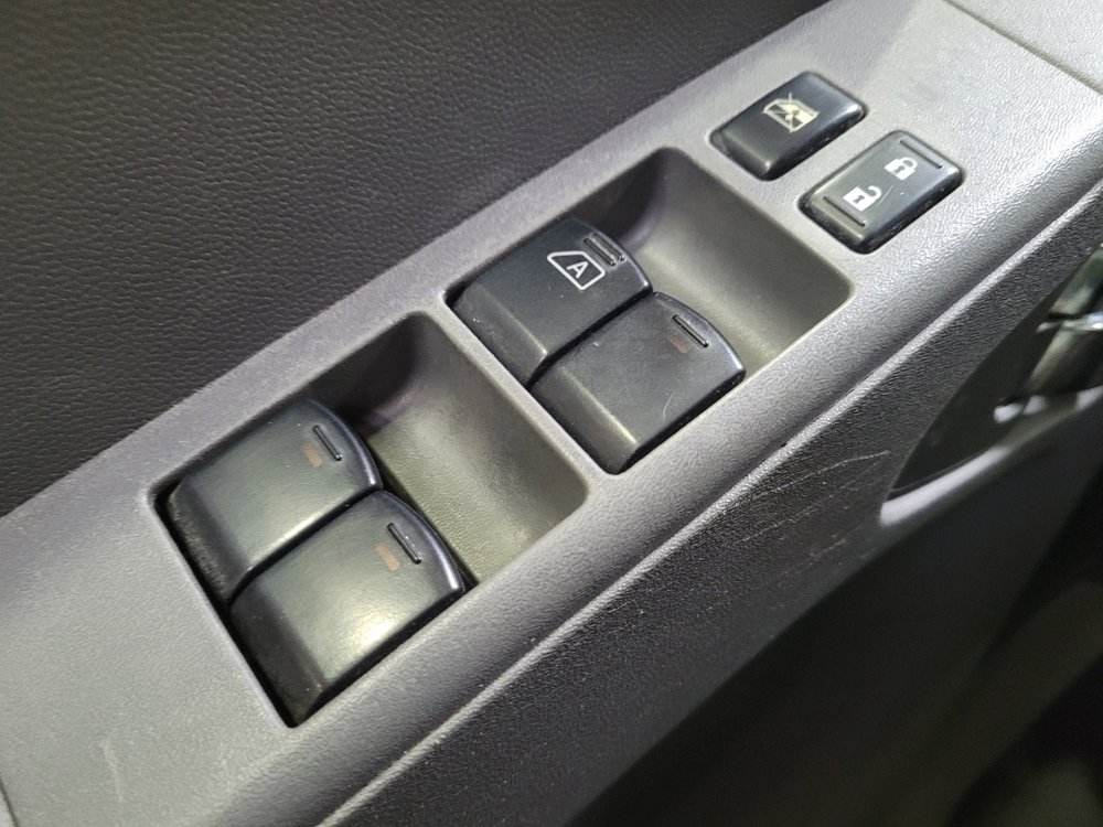 Used 2020 Nissan Frontier SV image 27