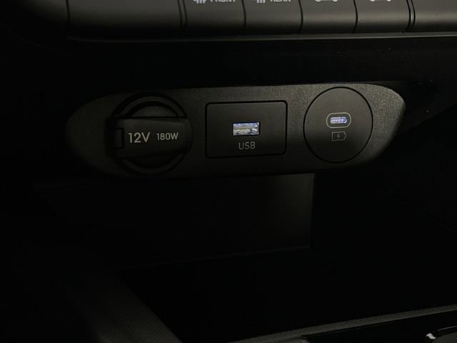Used 2025 Hyundai Elantra Hybrid FWD image 28