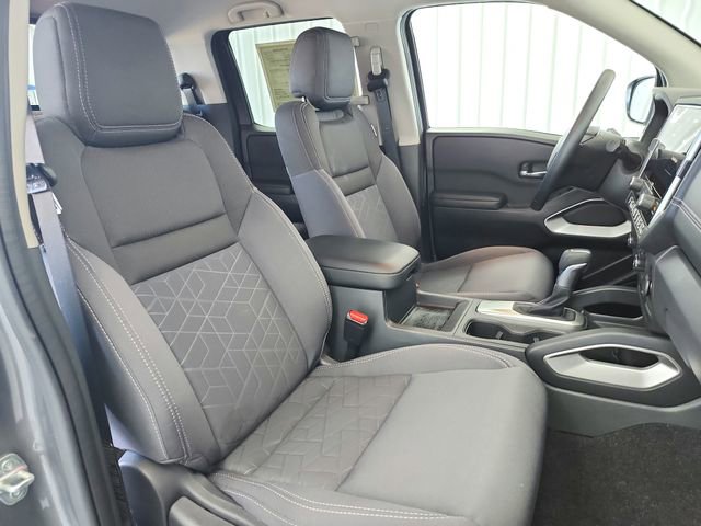 Used 2025 Nissan Frontier SV image 37