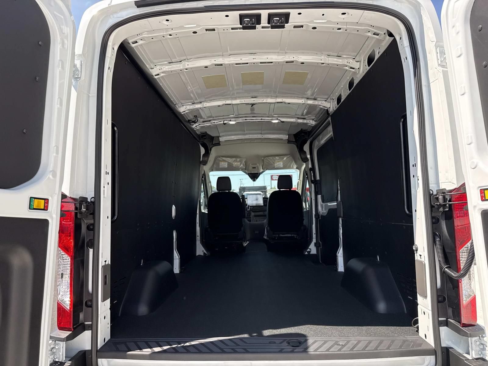 New 2026 Ford Transit 250 148 Medium Roof w/ Load Area Protection Package RWD image 12