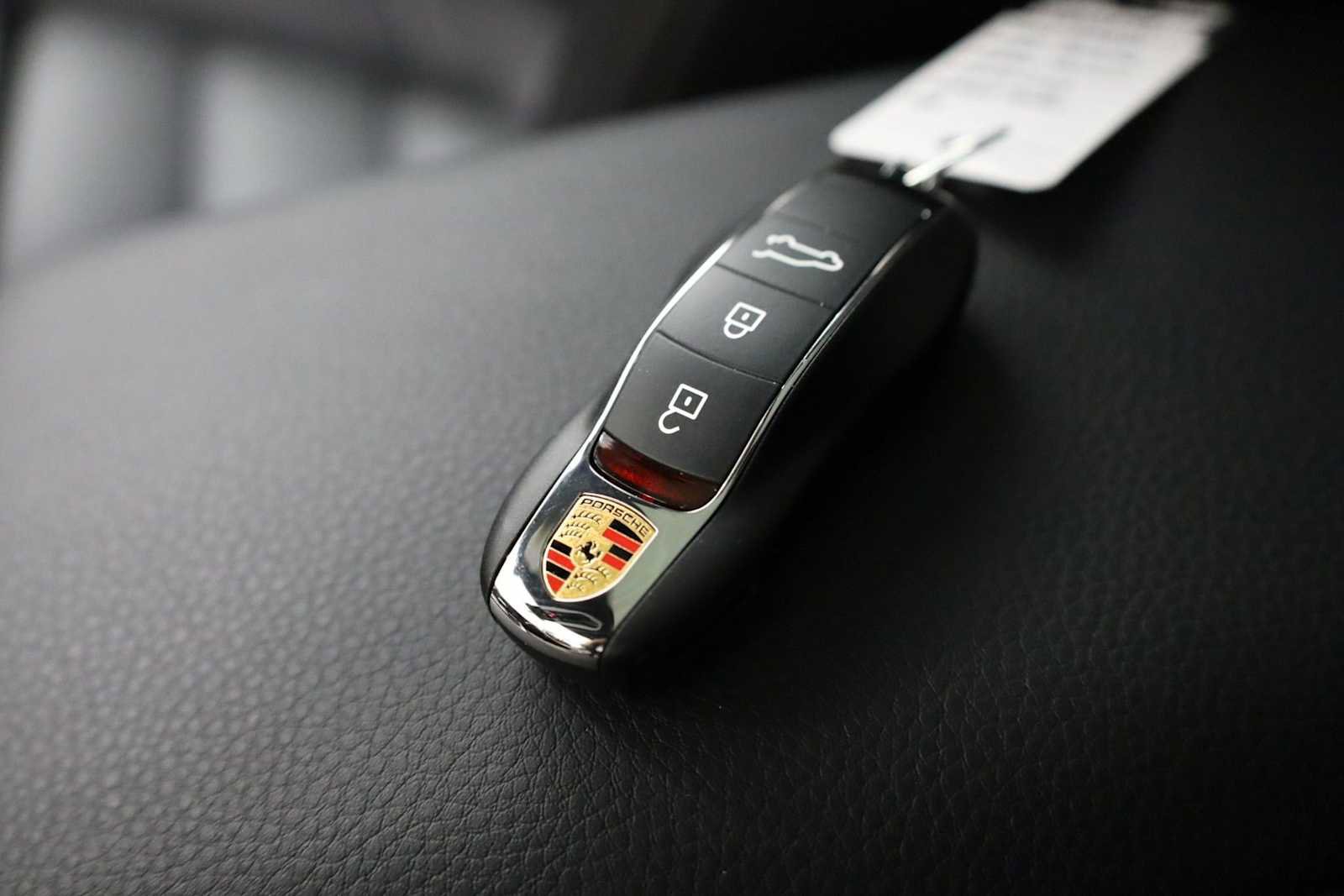 New 2026 Porsche Macan image 43