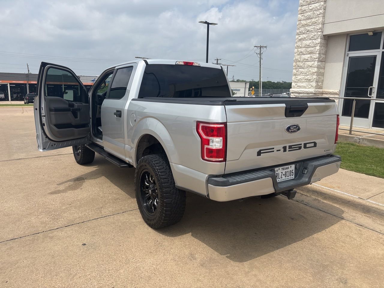 Used 2018 Ford F150 XL w/ Equipment Group 101A Mid RWD image 2