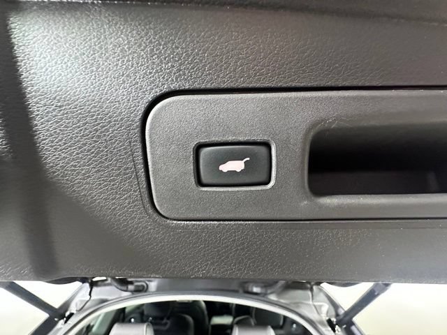 Used 2017 Acura MDX w/ Advance Package AWD/4WD image 16