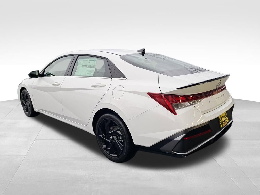 New 2026 Hyundai Elantra SEL Sport Premium FWD image 3