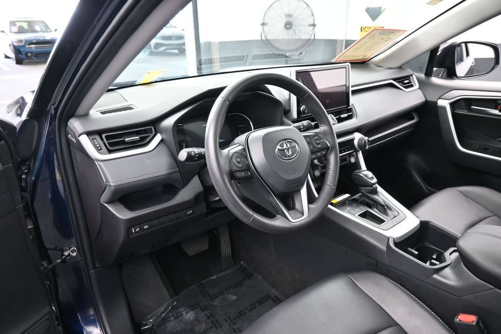 Used 2025 Toyota RAV4 XLE Premium FWD image 12