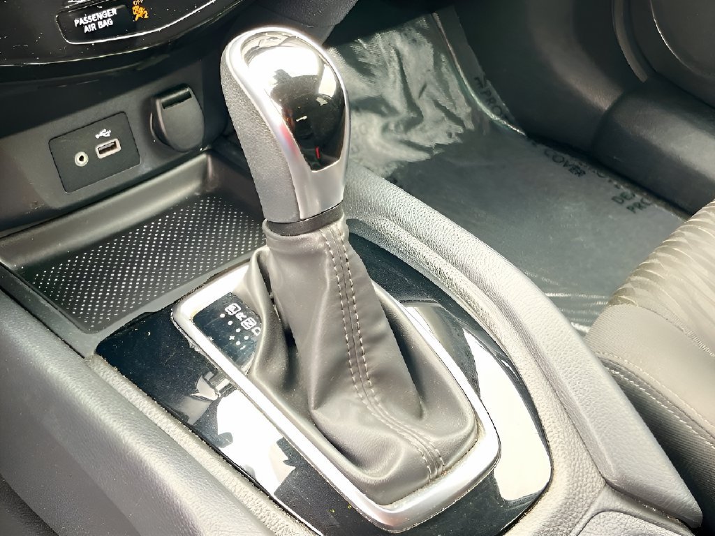 Used 2019 Nissan Rogue S w/ Special Edition Package AWD/4WD image 16