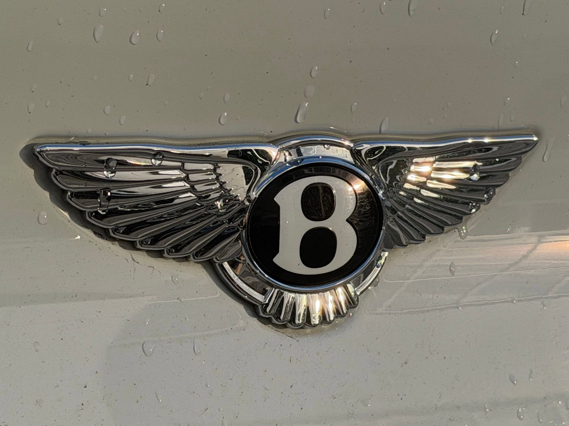 Used 2023 Bentley Bentayga Extended Wheelbase image 23