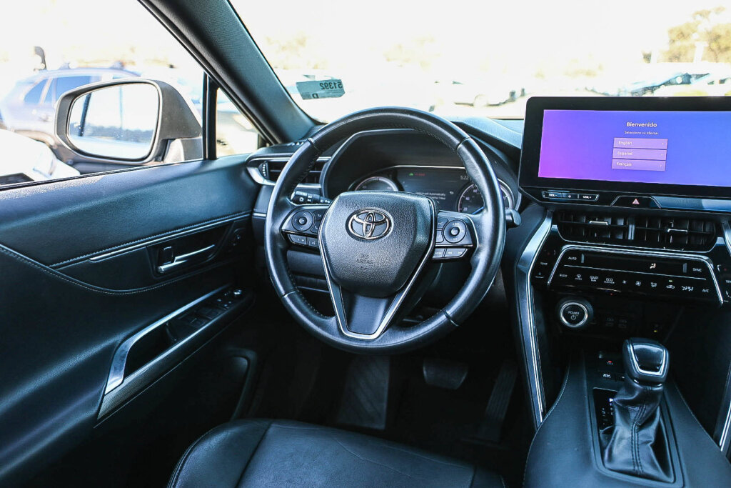 Certified 2023 Toyota Venza XLE AWD/4WD image 5
