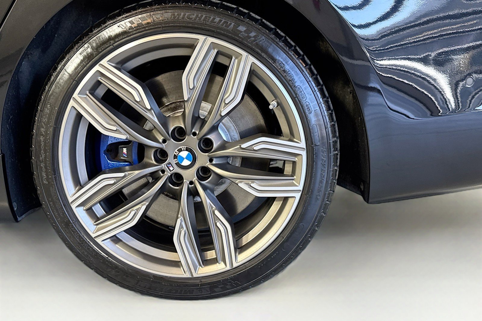 Used 2019 BMW M760i xDrive w/ Luxury Rear Seating Package image 31