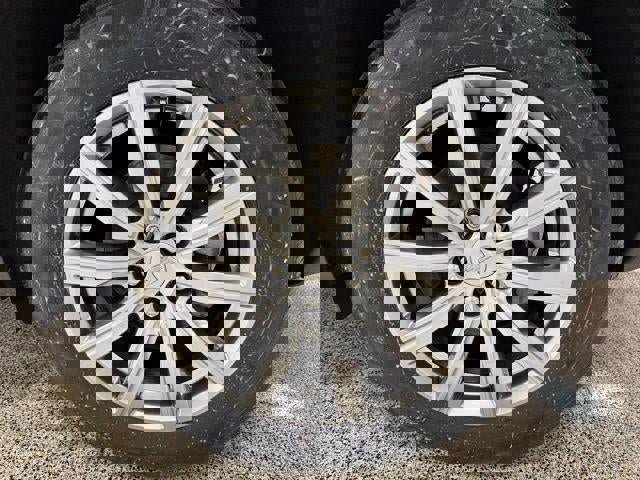 Used 2022 Cadillac XT4 Premium Luxury w/ Enhanced Visibility Package image 26