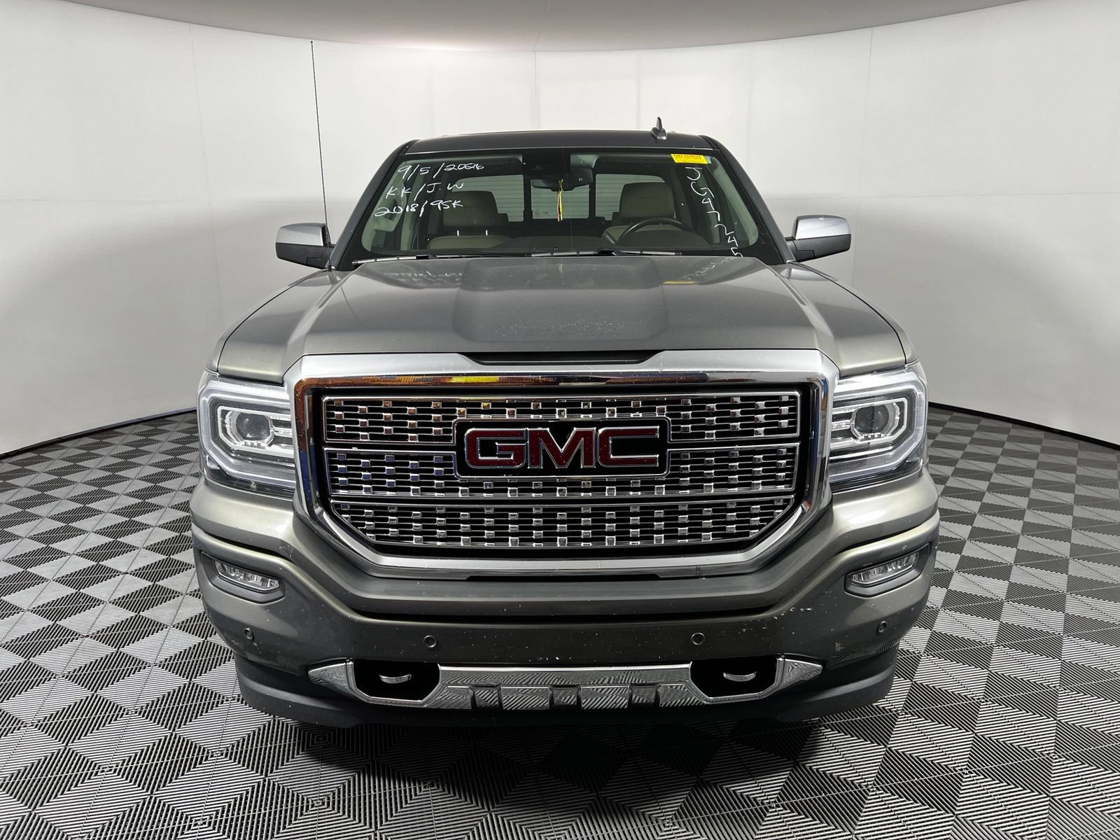 Used 2018 GMC Sierra 1500 Denali w/ Denali Ultimate Package AWD/4WD image 2