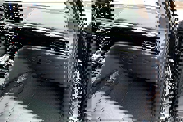 Certified 2025 Acura MDX SH-AWD w/ Technology Package image 16