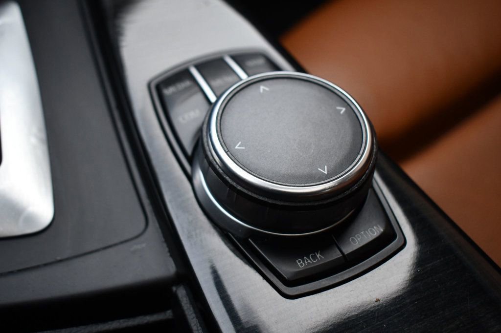 Used 2017 BMW 330i xDrive 330i xDrive image 34