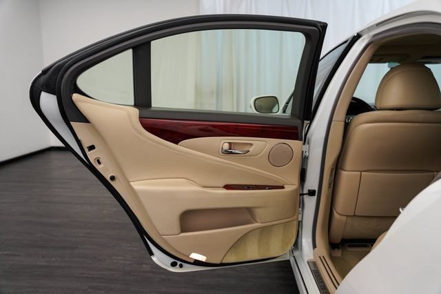 Used 2011 Lexus LS 460 AWD w/ Comfort Pkg image 22