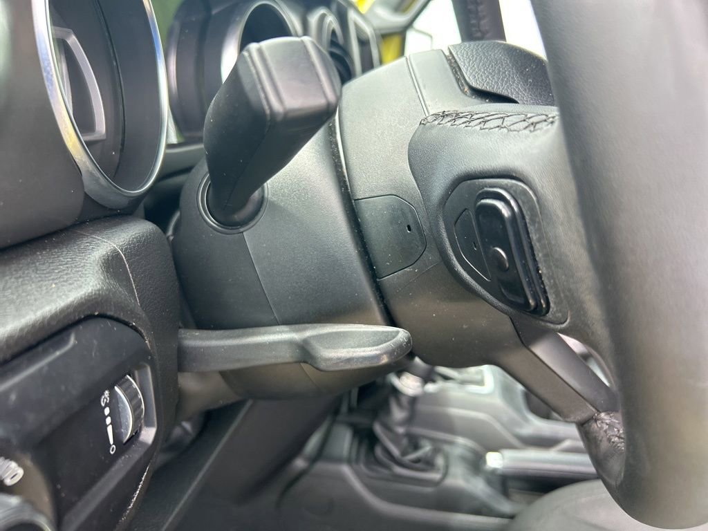 Used 2023 Jeep Wrangler Sport S image 34